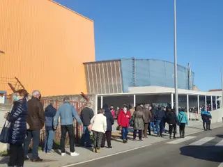 Largas colas para vacunarse en Ciudad Rodrigo