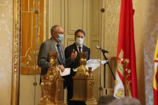El alcalde de Salamanca, recibe al primer defensor de las Personas Mayores de Salamanca