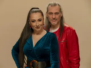 Camela.