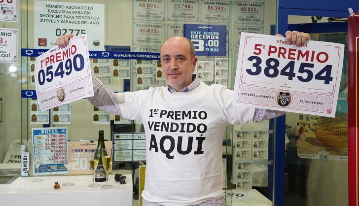 Una serie del gordo vendida en la administración de Río Shopping de Valladolid | ICAL 