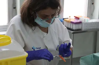 Vacunación de GRIPE y COVID en el centro de salud San Juan