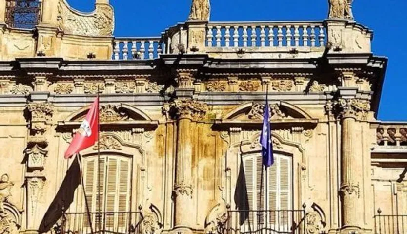 Fachada del Ayuntamiento de Salamanca. Ciudadanos por la Defensa del Patrimonio