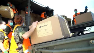 2020 04 11. El Ejército transporta material donado Iberdrola 1