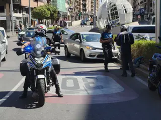 Colisión entre un turismo y una motocicleta en la avenida de Portugal | S24H