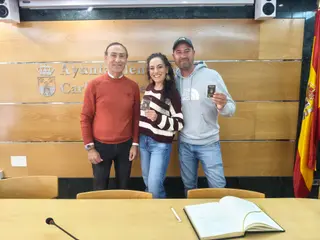 Homenaje a Chema Sánchez en el ayuntamiento de Carbajosa