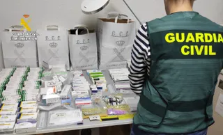 Una operación contra la venta ilegal de medicamentos deja detenidos en Salamanca | Guardia Civil