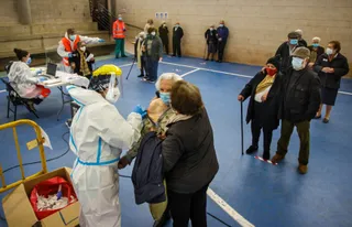Tres de cada cuatro personas inmunizadas contra el coronavirus en Salamanca son mujeres