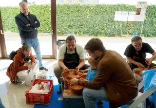 Más de 2.000 personas visitan las Cortes en la jornada de 'Talleres Artesanos de Castilla y León' para %22acercar el Parlamento a la ciudadanía%22