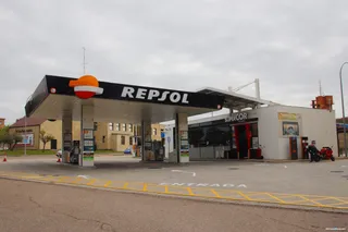 Atracan la gasolinera que hay junto a la Cruz Roja