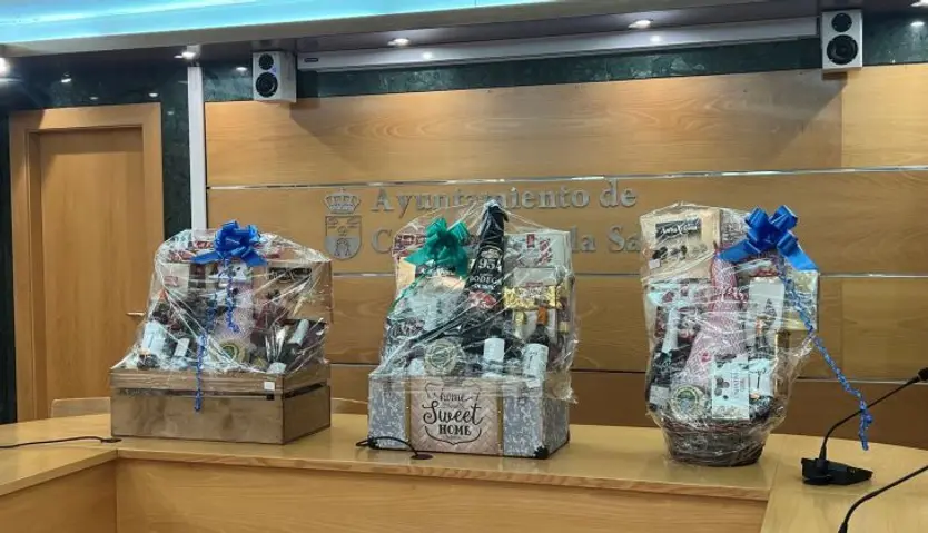 Carbajosa, cesta Navidad premios concurso decoración balcones y fachadas