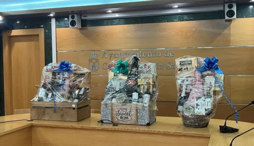 Carbajosa, cesta Navidad premios concurso decoración balcones y fachadas