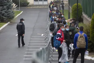 Comienzo de las pruebas físicas el pasado noviembre para el acceso a la Escala Básica de la Policía Nacional, en la Escuela de Ávila. | FOTO: ICAL