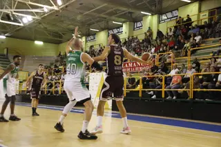 César Yáñez, ante La Roda | FOTO SALAMANCA24HORAS.COM