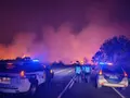 La Guardia Civil y los bomberos de Salamanca se vuelcan en el incendio abulense de Burgohondo
