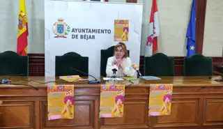 Ana V Peralejo presenta la programación del Carnaval 2022