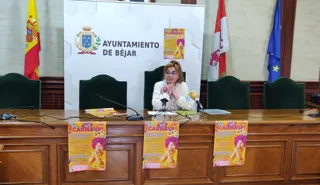 Ana V Peralejo presenta la programación del Carnaval 2022