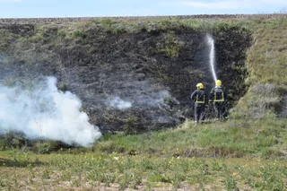 Bomberos de Diputación de Salamanca sofocan un incendio en el camino Manzado de Cabrerizos | FOTOS: Samuel Mellado
