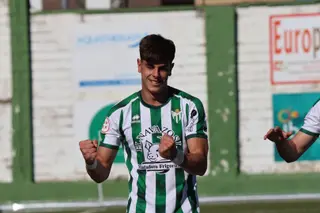 Pica celebra su gol ante el Racing Villalbés | FOTO ANDREA MATEOS