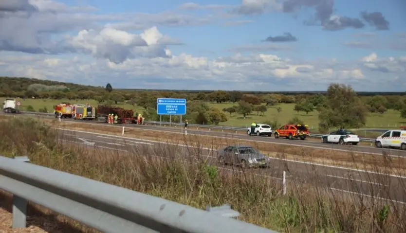 Incendio en un camión en la A62
