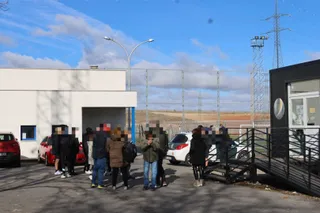 Reyerta entre jugadores, cuerpo técnico y público en el Tori
