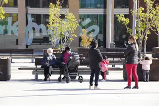 Gente en Plaza de la Concordia