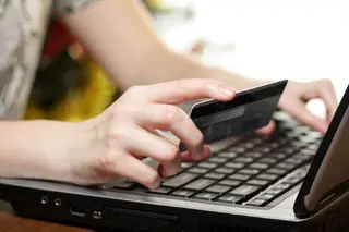 Compra online con una tarjeta de crédito