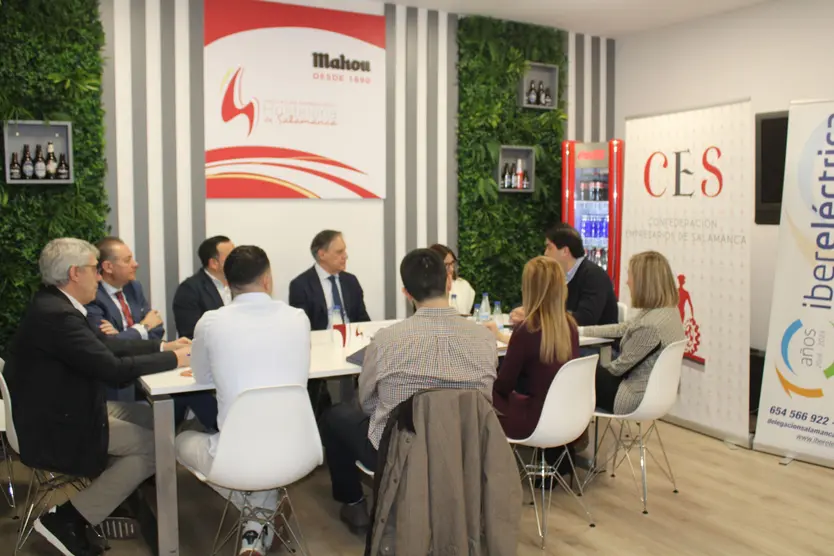 El Partido Popular se reúne con los representantes de la Asociación de Empresarios de Hostelería de Salamanca | Salamanca24horas