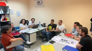 El Comité de Empresa de Ambulancias se encierra en las oficinas para que se mejore el contrato