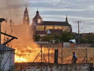 Incendio en un solar de Peñaranda | Noticias a Tiempo