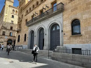 Banco de España. Centro Internacional del Español, USAL