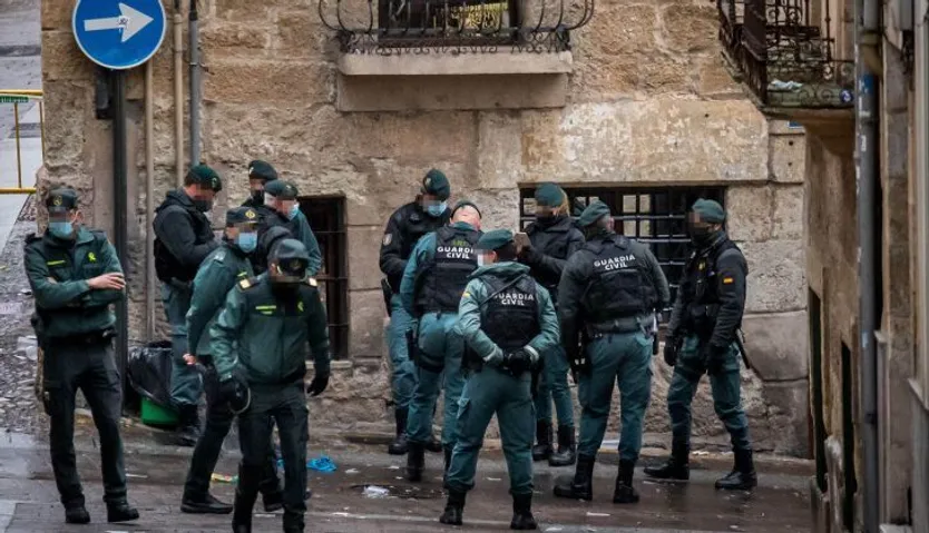 Guardia Civil presente en el lugar de los hechos, donde ha fallecido una persona por herida de arma blanca | Vicente | Agencia Ical
