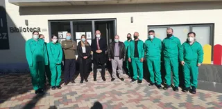 Los alumnos junto con los responsables municipales y el gerente del Ecyl