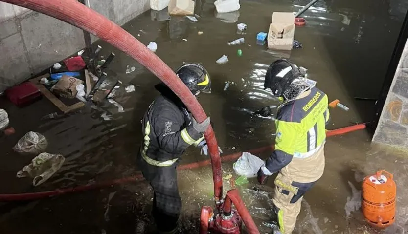 Inundación en Villar de Peralonso. Foto Bomberos de Ledesma