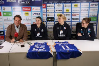 Presentación de Jespersen y Lekovic como jugadoras de Perfumerías Avenida