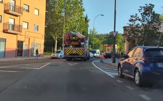Dos dotaciones del Cuerpo de Bomberos del Ayuntamiento de Salamanca en el paseo del Gran Capitán
