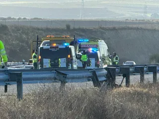 Tres heridos en una colisión de dos vehículos en la A 66, Villares de la Reina (1)