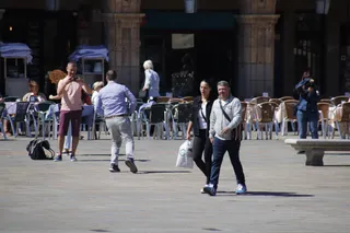 Gente por las calles de Salamanca