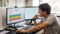 El investigador Pedro Huerta realizando un estudio en su despacho. USAL