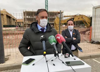 El alcalde de Salamanca, Carlos García Carbayo, y el concejal de Fomento, Daniel Llanos