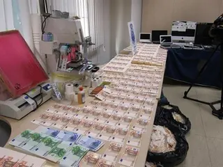 Un joven se enfrenta a ocho años de cárcel por falsificar billetes en su domicilio