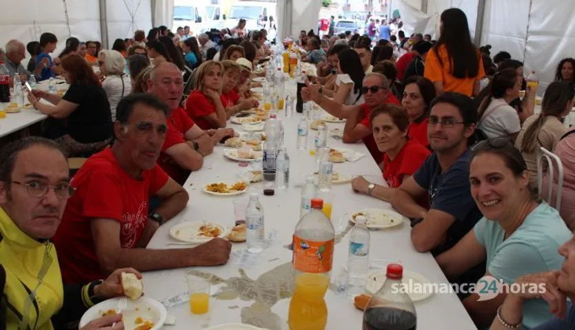 Paella multitudinaria en Villares de la Reina (58)