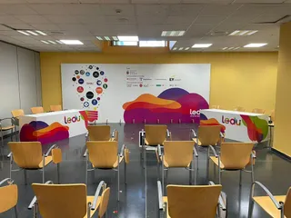 Sala donde se celebra la LEDU | Foto: @LEDU_debate
