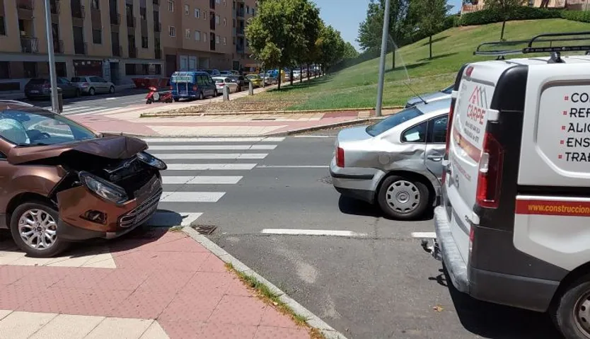 accidente cruce de Poeta Jesús Rasueros