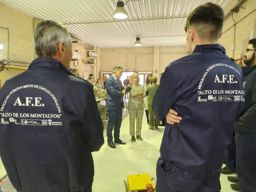 Visita de Leticia García, consejera de Industria, Comercio y Empleo al CEFOL de Salamanca