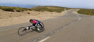 Vicente Martín Calvo, en plena ascensión a La Covatilla | v