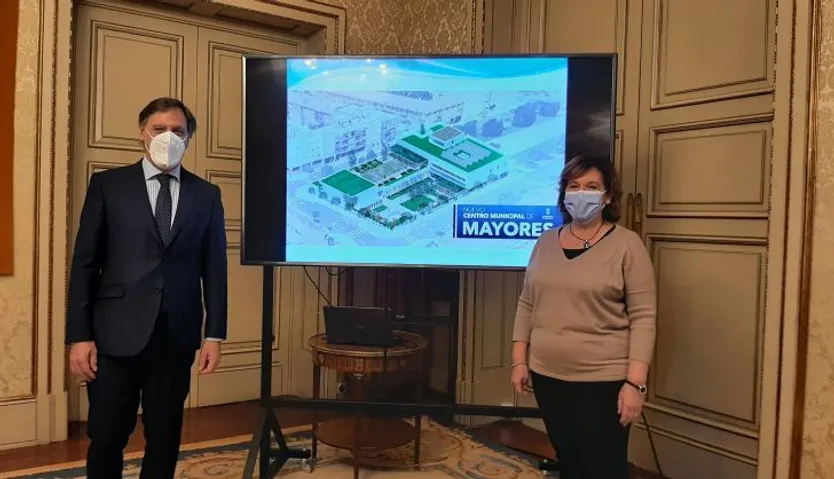 Presentación del nuevo centro de mayores de Salamanca (1)
