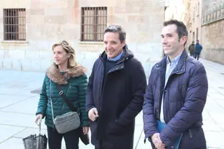 Juan Manuel Corchado anuncia el registro de su candidatura.