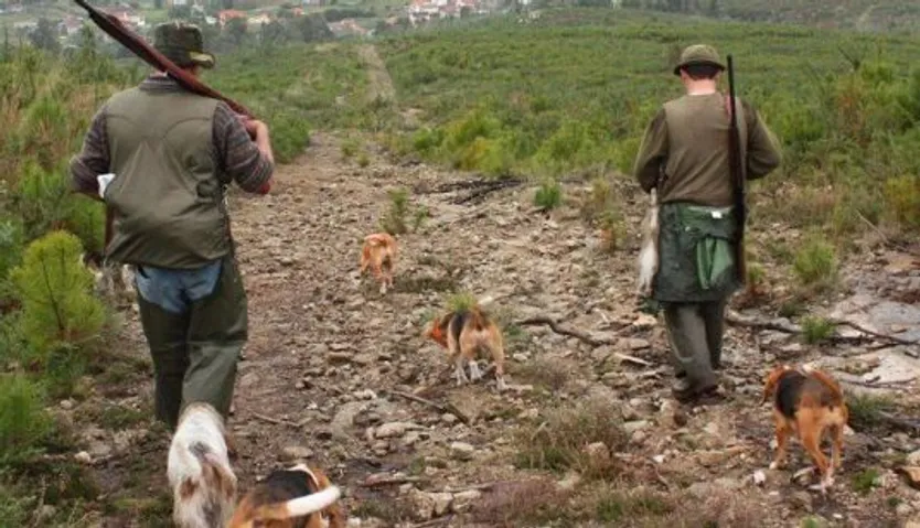Cazadores en el monte