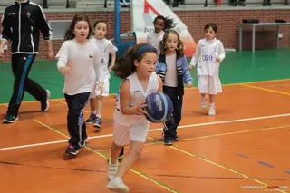 Los más jóvenes disfrutan de su tercer Pequebasket