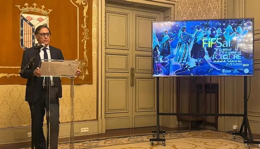 Carlos García Carbayo presenta el Segundo Festival Internacional de Folclore Ciudad de Salamanca